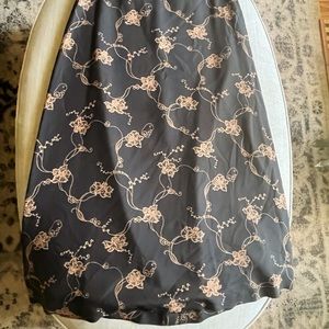 Black and gold Liz Claiborne ankle skirt